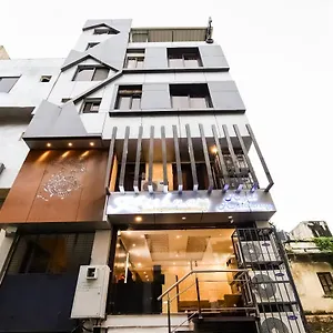 Oyo 60873 Krishna Royal Residency Hotel